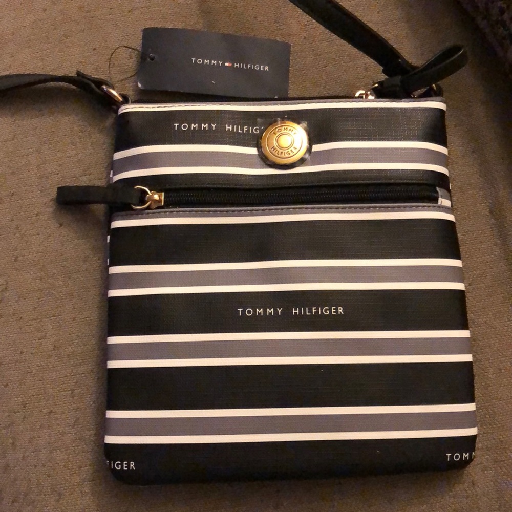 Tommy Hilfiger shoulder strap purse